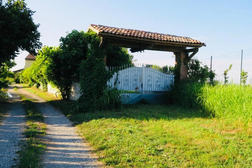 Badia Pavese La Casa Nei Campiヴィラ エクステリア 写真