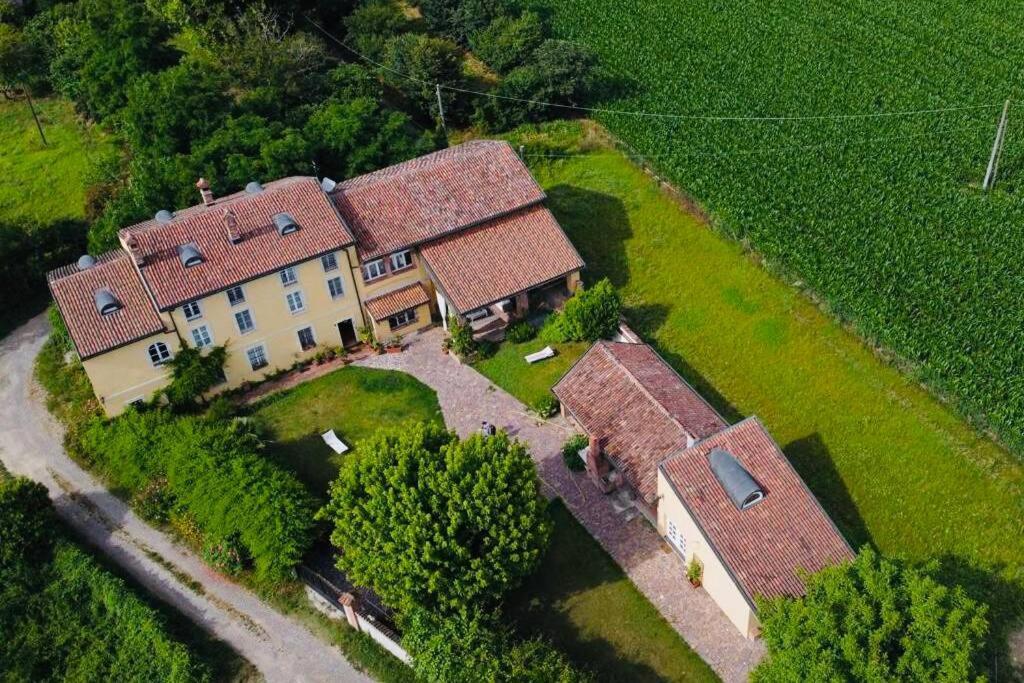 Badia Pavese La Casa Nei Campiヴィラ エクステリア 写真